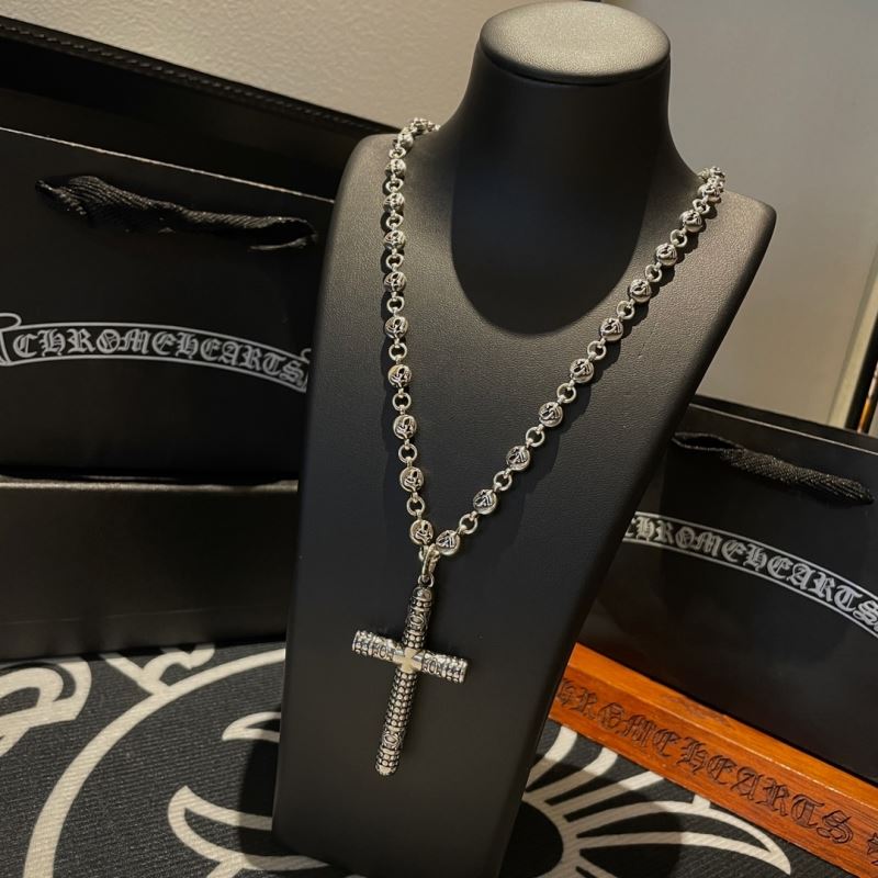 Ch*0me He**ts necklaces